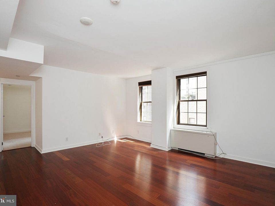1st image of 219-29 S 18th St #1018