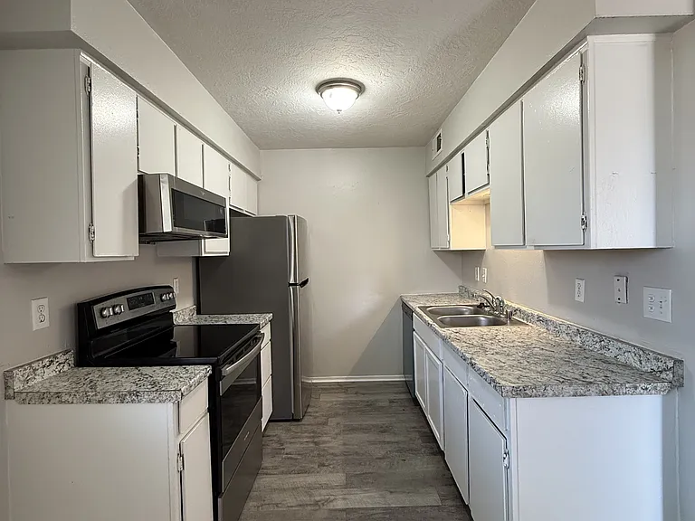 300 Whispering Sands Ct SE #A — Photo 2
