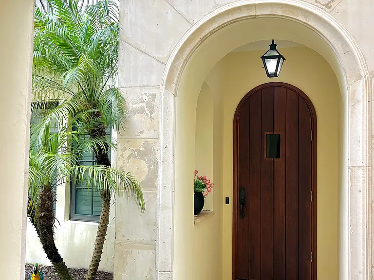 1520 Ocean Dr — Photo 5