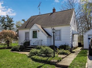 8414 Maplewood Dr, Gasport, NY 14067