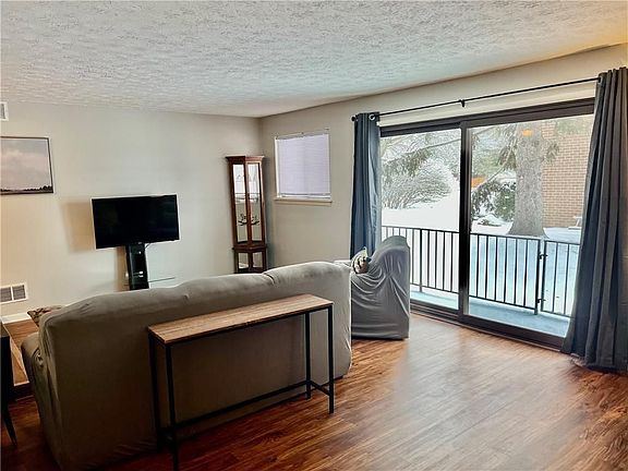 5th image of 18-1 Great Wood Ct