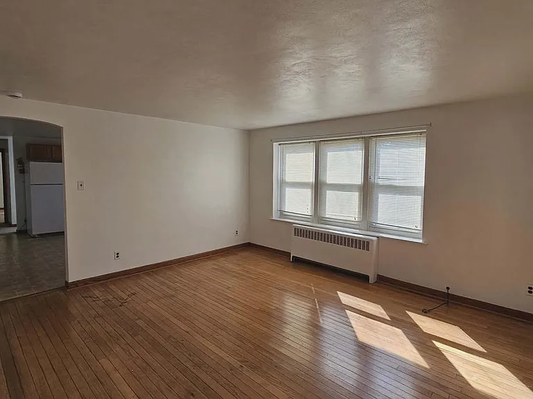 100 E 3rd St #3 — Photo 2