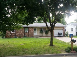 1329 Prospect Ave, Carthage, MO 64836