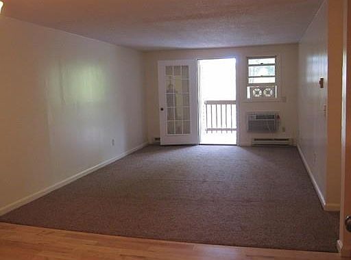 5th image of 92 Heritage Dr