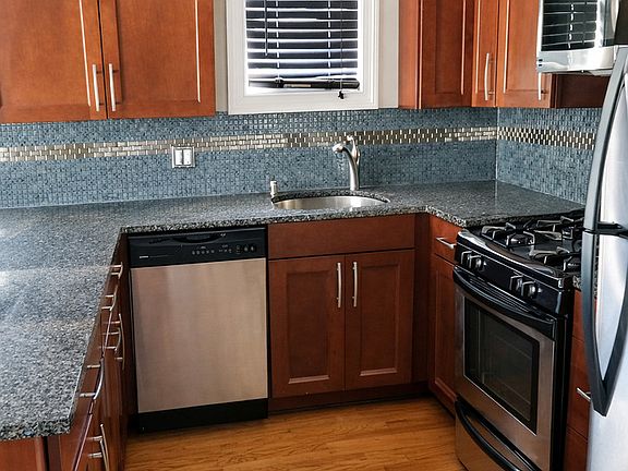 4th image of 228 N Sacramento Blvd #2