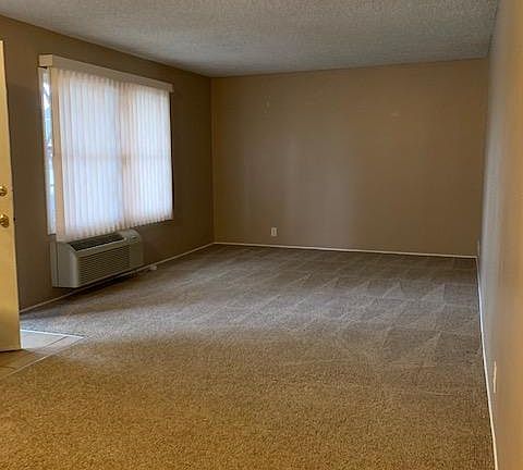 5th image of 652 E Kingsley Ave APT C