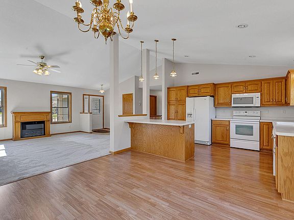 3rd image of 1037 Cory Ln