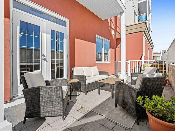 5th image of 5211 50th St #110