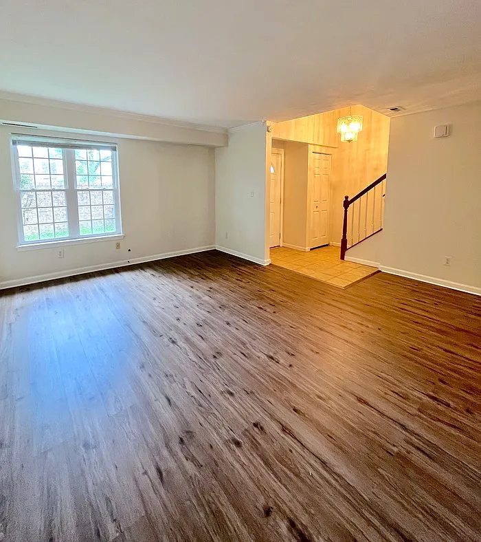3 bed, 2.5 bath, 1432 sqft, $2,150 — Photo 4