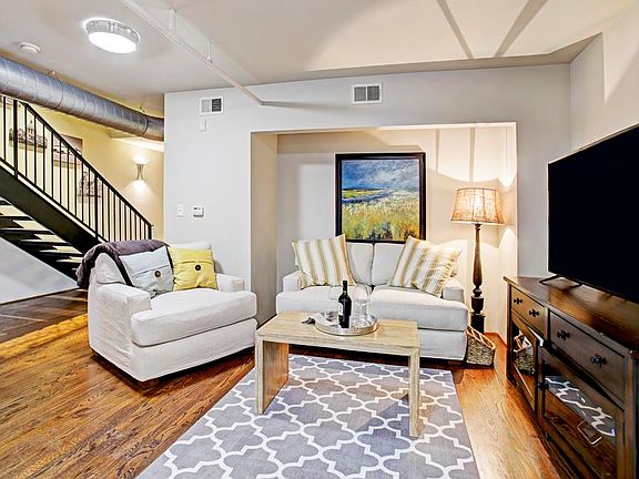 4th image of 6007 Memorial Dr Unit 202