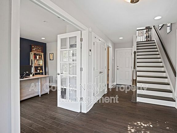 3rd image of 2910 Pinebrook Rd