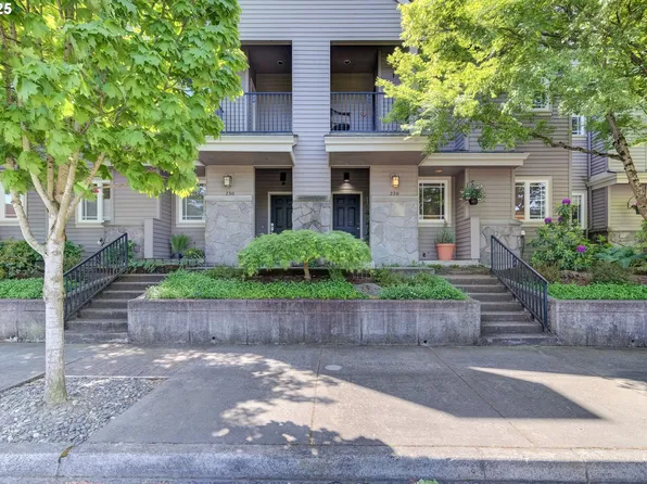 230 NE 5th St, Gresham, OR 97030