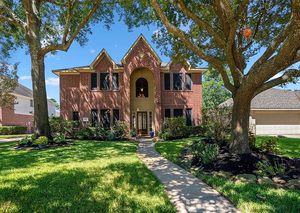 Welcome to relaxed living at 5610 Conica Court! LOOK AT THAT AMAZING CURB APPEAL! Mature trees offer the perfect amount of shade while still allowing the gorgeous home to be seen! Fresh landscaping & lush greenery create a welcoming view of the home.