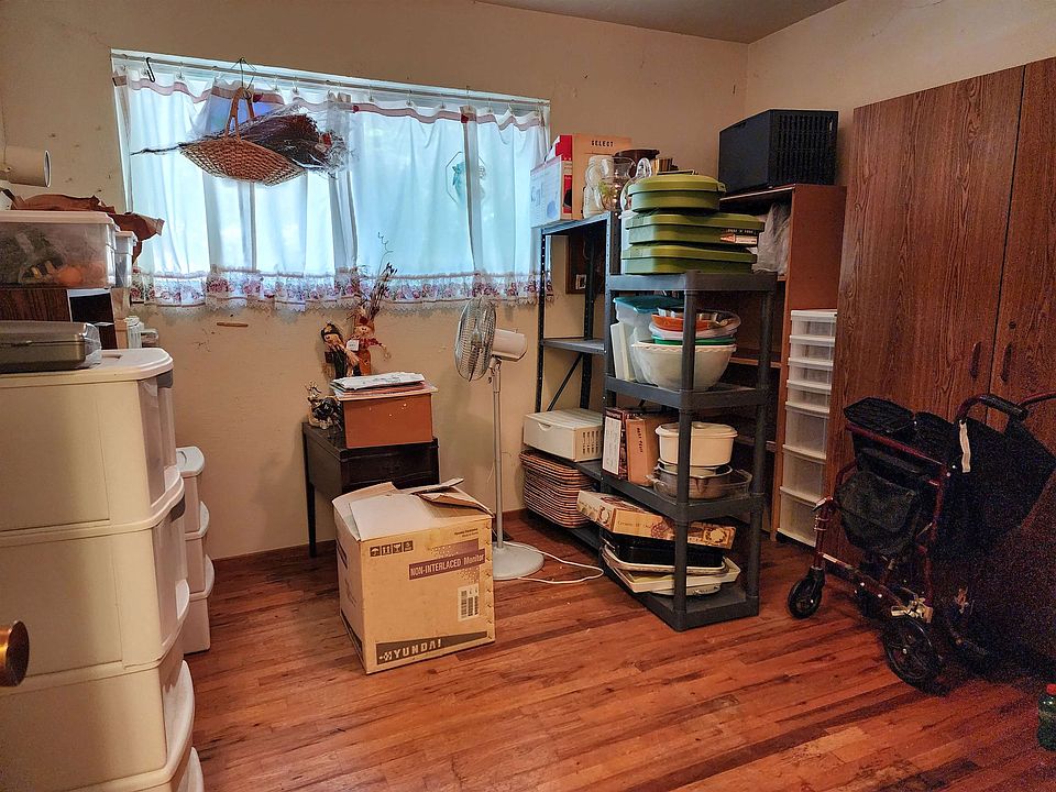 2nd image of 450 Hyland Dr