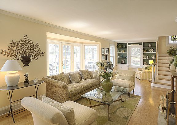2nd image of 3829 Vardon Ct
