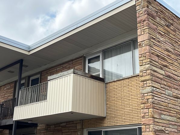 7 Garden Dr APT 7, La Grange Park, IL 60526