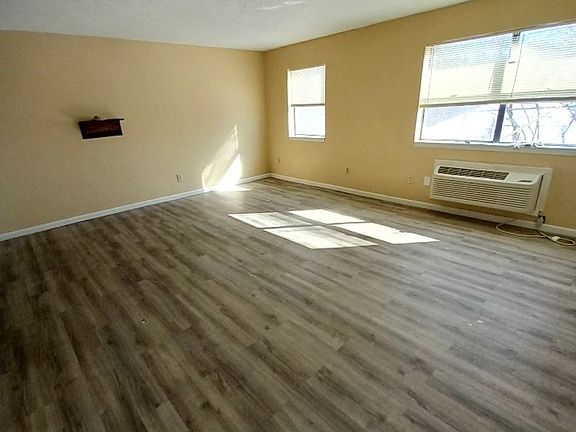 3rd image of 150 Songbird Dr APT 7A