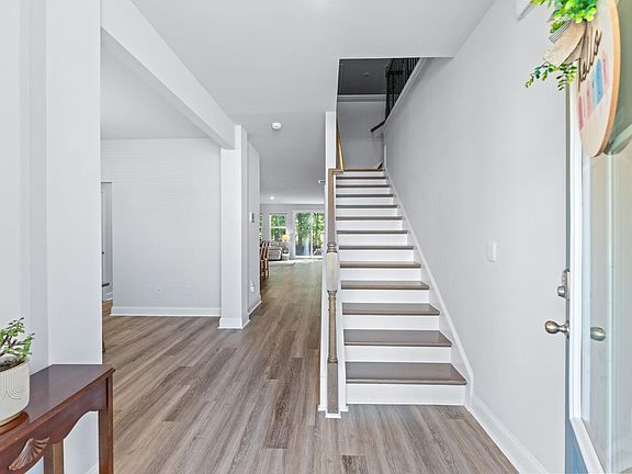 4th image of 577 Haven View Way