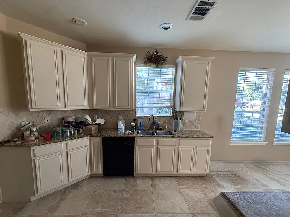 10012 Castlewood Dr