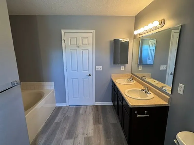 3917 Stanton Hall Pkwy — Photo 8