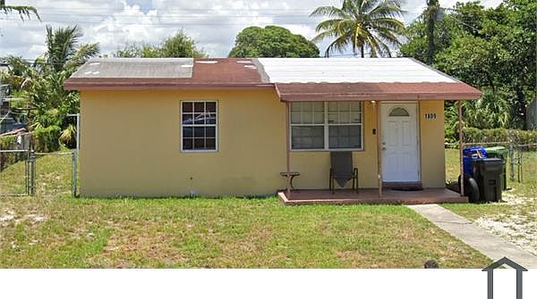1st image of 1809 NW 25th Ter