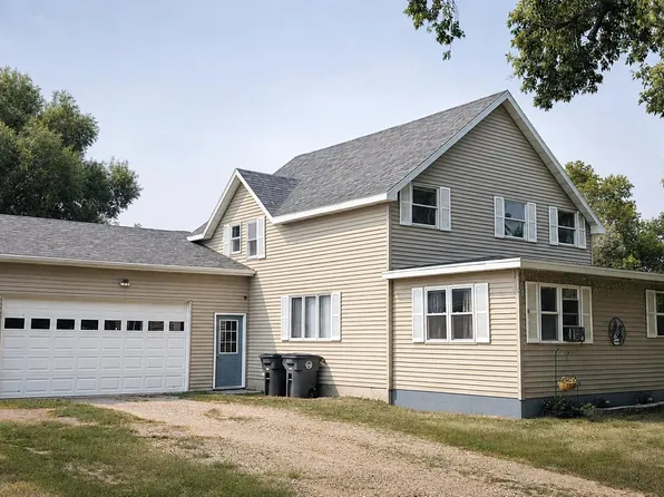 205 2nd St W, Velva, ND 58790