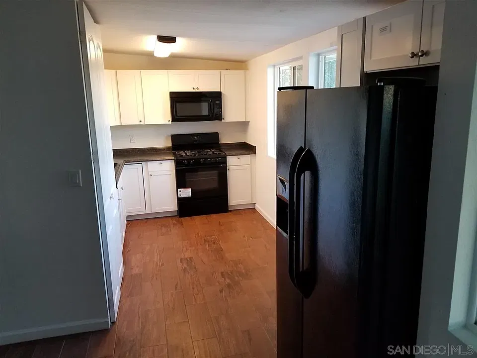 4461 G St