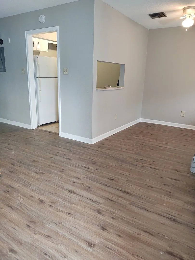 Acadian Villa Apartments — Photo 3