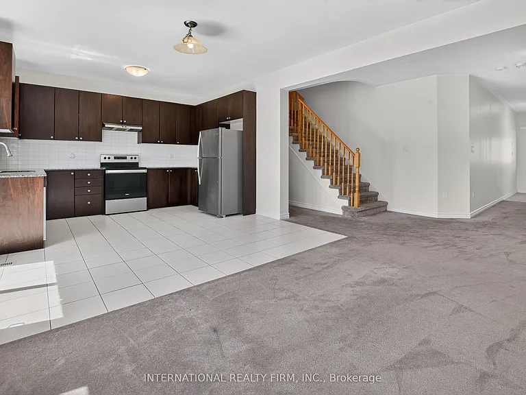 240 Ridley Cres — Photo 11