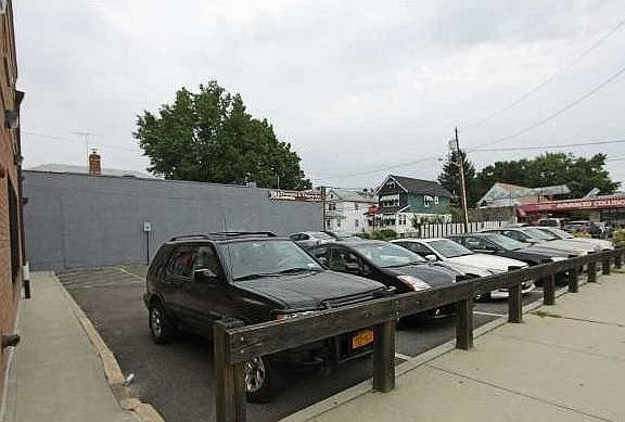 4th image of 113 Jericho Tpke