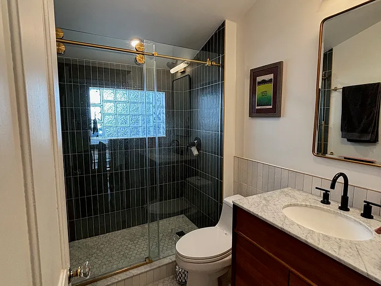 169 W Maple Ave — Photo 8