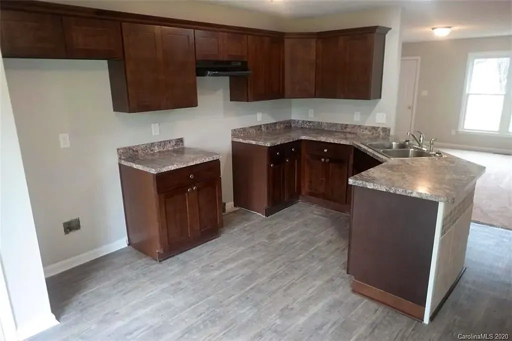 3 bed, 1161 sqft, $1,650 — Photo 4