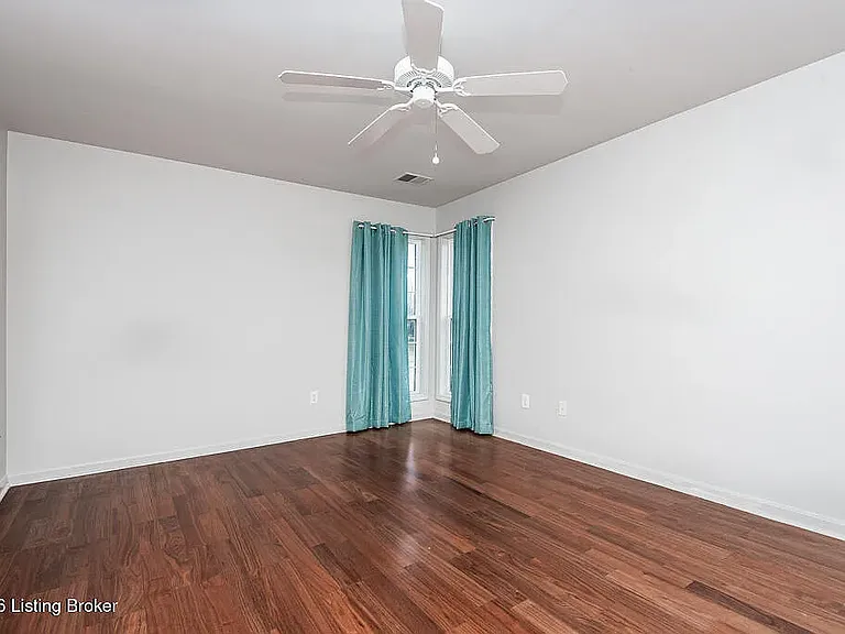 1107 Belmont Park Way — Photo 12