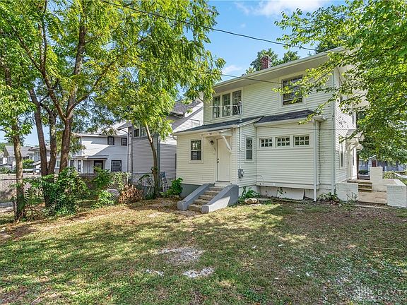 3rd image of 539 Kenwood Ave