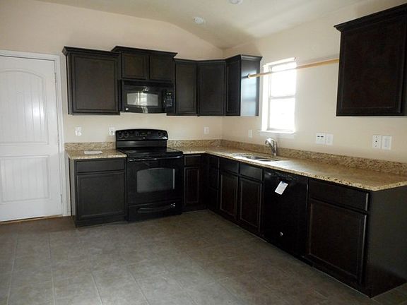 3rd image of 8848 Rainbow Dr