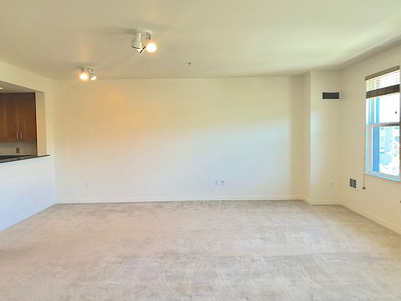 4th image of 350 Broderick St APT 325