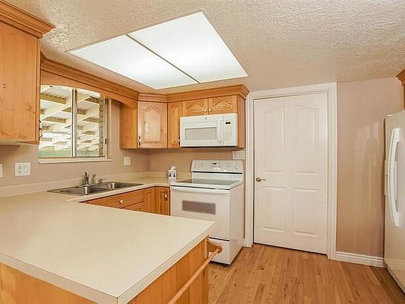 4th image of 5539 S Danube Cir