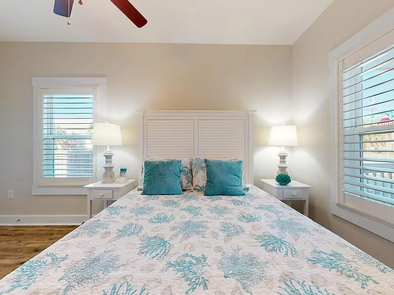 325 Governor Dr — Photo 10