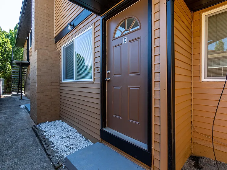 218 Ellingson Dr #C — Photo 22