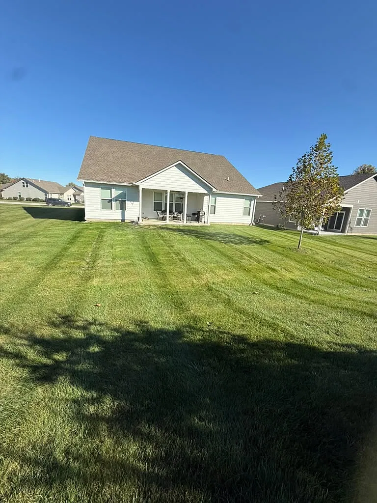 4 bed, 2092 sqft, $2,850 — Photo 2