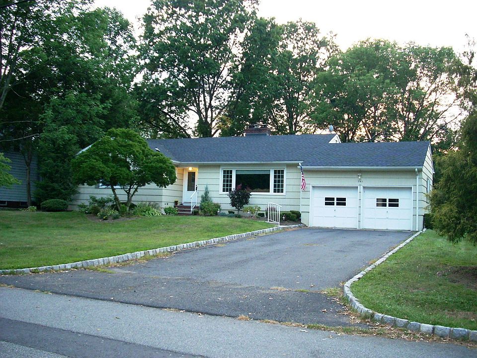 2nd image of 741 Schoolhouse Ln