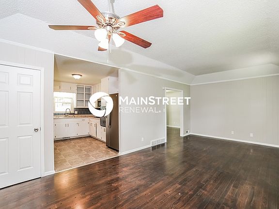 5th image of 913 SW 14th Ter