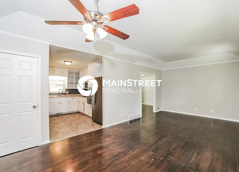 913 SW 14th Street Ter — Photo 8