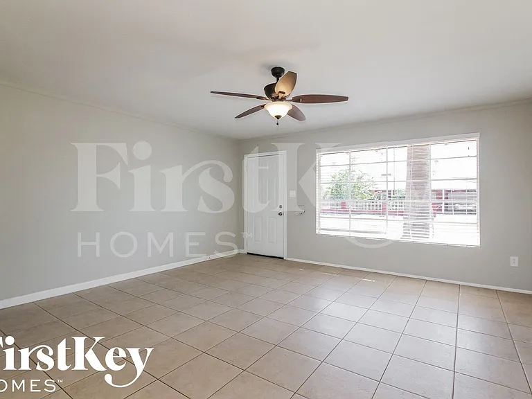4220 W Cavalier Dr — Photo 4