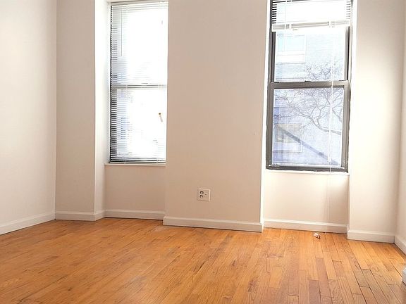 5th image of 115 W 106th St APT 3A
