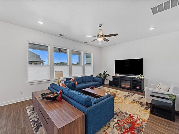 4th image of 1209 Willie Ranch Way