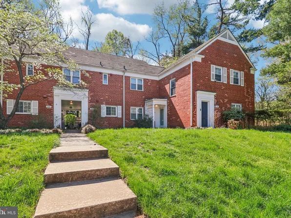 1144 Valley Dr, Alexandria, VA 22302