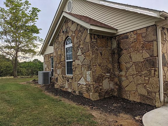 Rear main house. New A/C