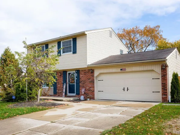 29441 Cambridge St, Flat Rock, MI 48134