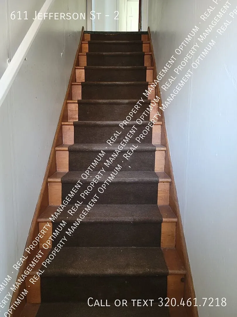 2 Bedroom 1 Bath Upper Level Duplex in Alexandria-Available Now — Photo 4